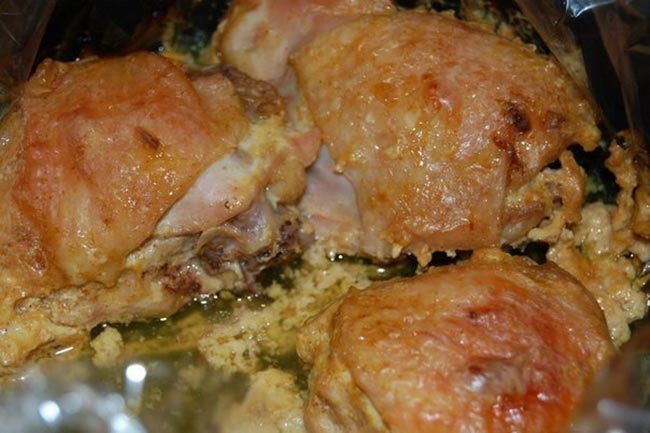 Вкусный ужин для всей семьи это просто: мариную курицу в кефире и запекаю в духовке