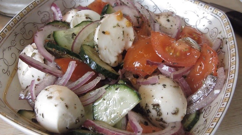 Пять простых салатов на каждый день: простые, вкусные и полезные