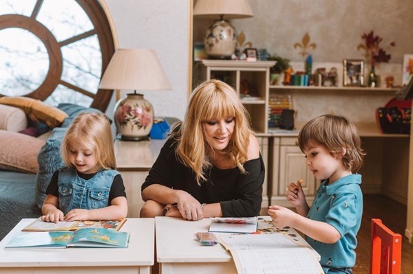 Домашнее фото постройневшей Пугачевой с детьми поразило фанатов до глубины души
