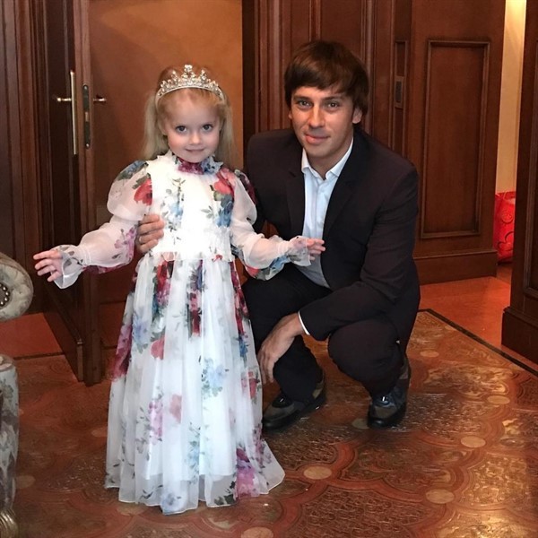 Домашнее фото постройневшей Пугачевой с детьми поразило фанатов до глубины души