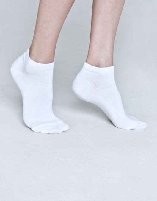 Отличный простой способ вернуть белизну белым носкам и майкам!