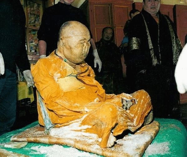 200-летняя мумия тибетского монаха из Улан-Батора все еще "живая"